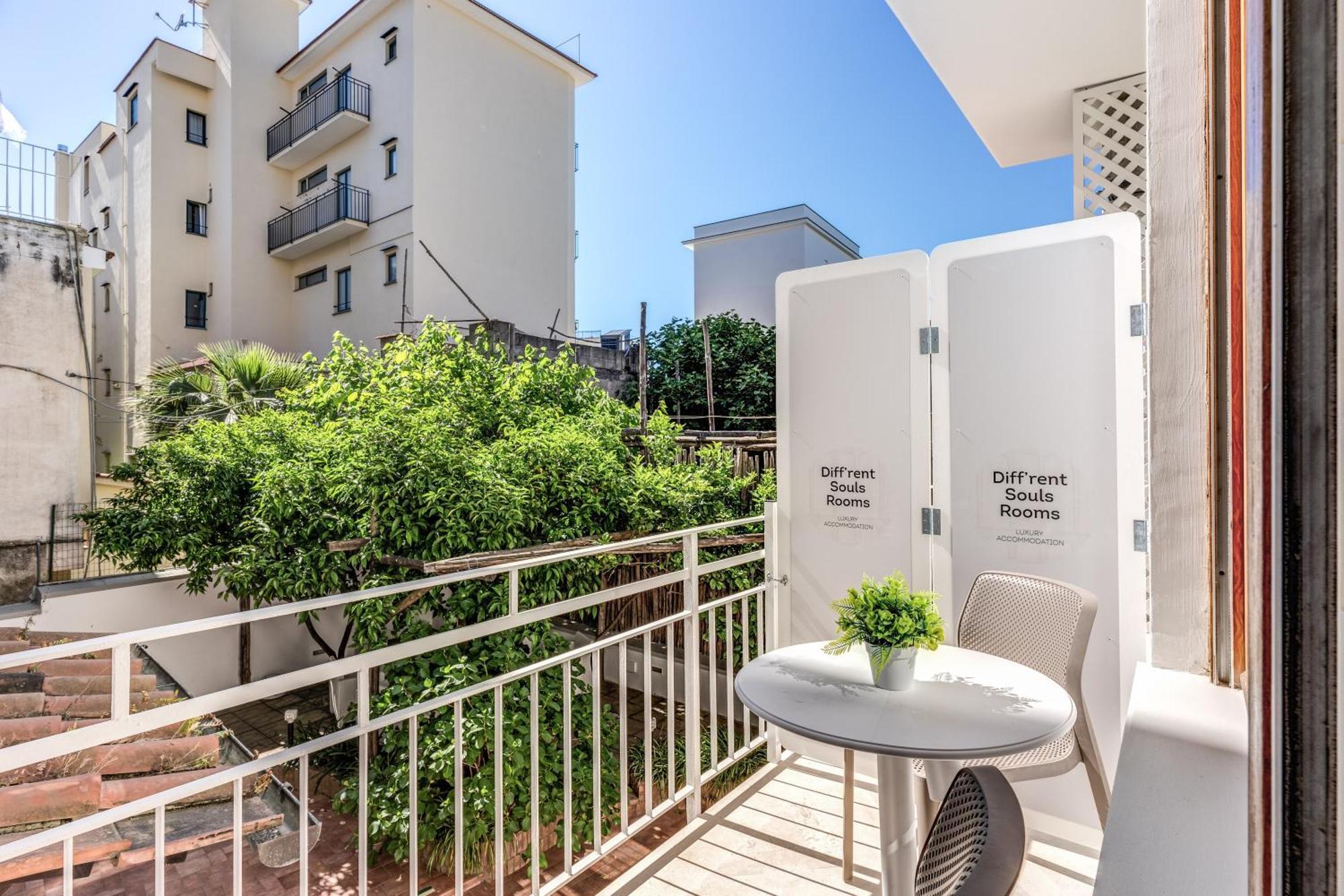סורנטו Diff'Rent Souls Rooms - Luxury Accomodation מראה חיצוני תמונה